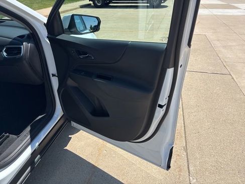 Used 2024 Chevrolet Equinox LT w/ LPO, Floor Liner Package FWD image 22