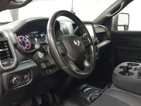 Used 2024 RAM 3500 Tradesman w/ Chrome Appearance Group image 17