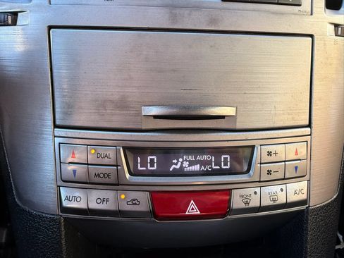 Used 2013 Subaru Outback 3.6R Limited w/ Moonroof Pkg AWD/4WD image 31