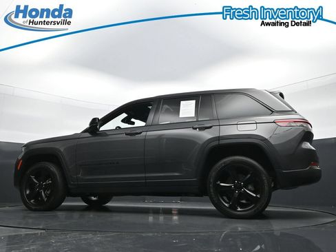 Used 2023 Jeep Grand Cherokee Altitude AWD/4WD image 32