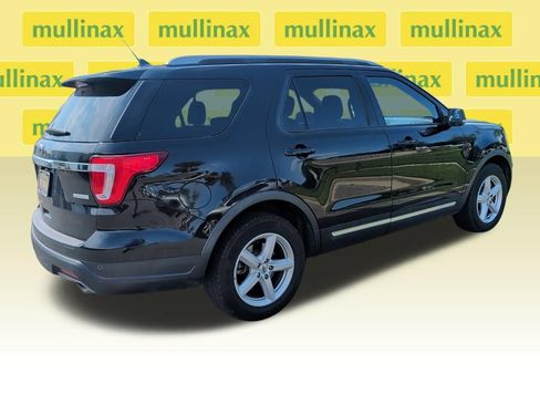Used 2019 Ford Explorer XLT w/ Equipment Group 202A FWD image 4