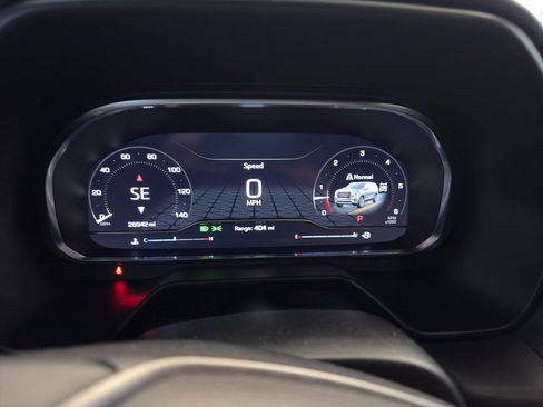 Used 2024 GMC Yukon AT4 w/ Technology Package image 8