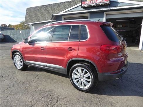 Used 2016 Volkswagen Tiguan SE image 8