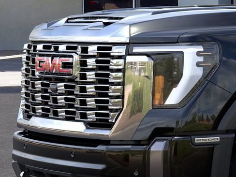 New 2026 GMC Sierra 2500 Denali w/ Denali Reserve Package image 13
