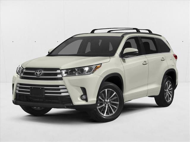 Used 2019 Toyota Highlander XLE FWD image 1