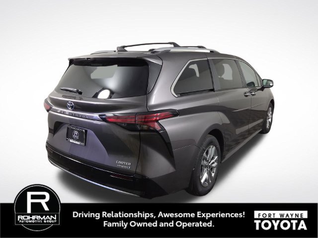 Used 2024 Toyota Sienna Limited AWD/4WD image 7