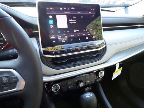 New 2026 Jeep Compass Limited AWD/4WD image 18