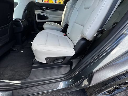 Used 2024 Kia Telluride S w/ S Sunroof Package AWD/4WD image 13