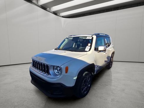Used 2018 Jeep Renegade Limited w/ Safety & Security Group image 2