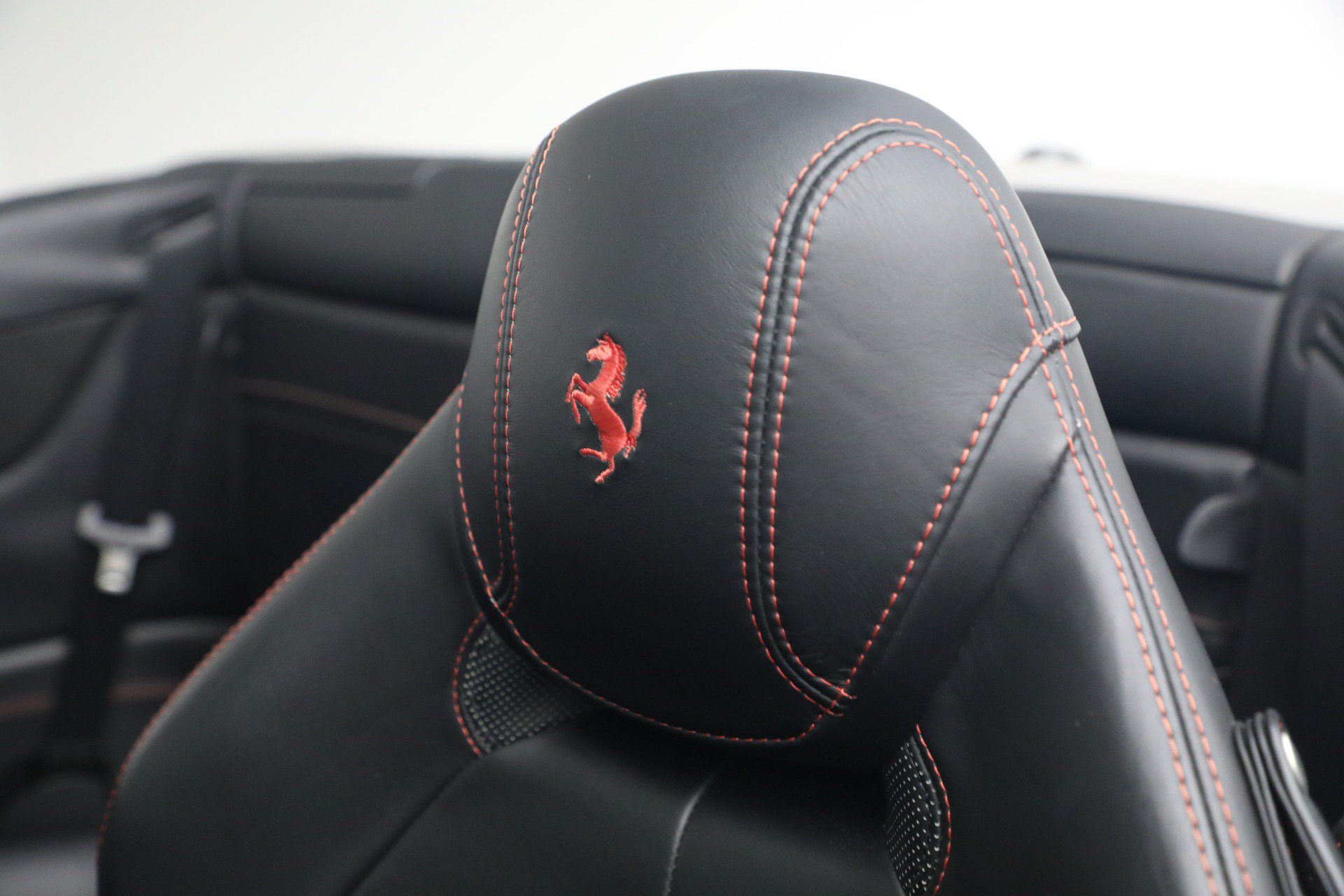 Certified 2015 Ferrari California T RWD image 25