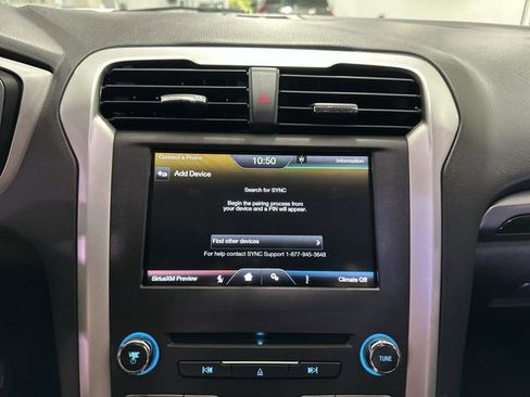 Used 2016 Ford Fusion SE FWD image 29