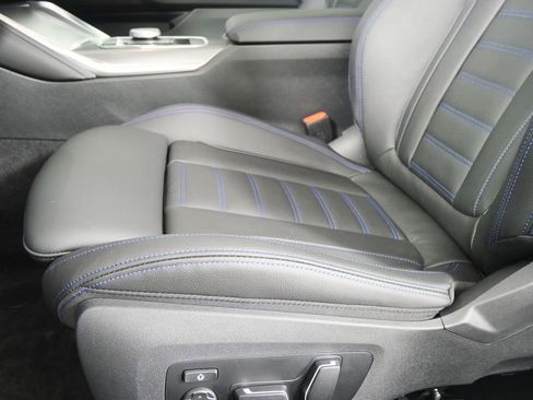 New 2026 BMW 430i Convertible image 10