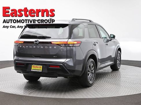 Used 2022 Nissan Pathfinder SV FWD image 5