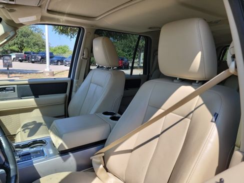 Used 2017 Ford Expedition Limited w/ Equipment Group 301A AWD/4WD image 13