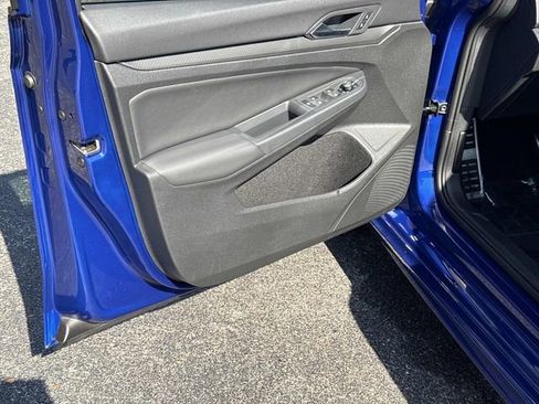 Used 2024 Volkswagen Golf R AWD/4WD image 17