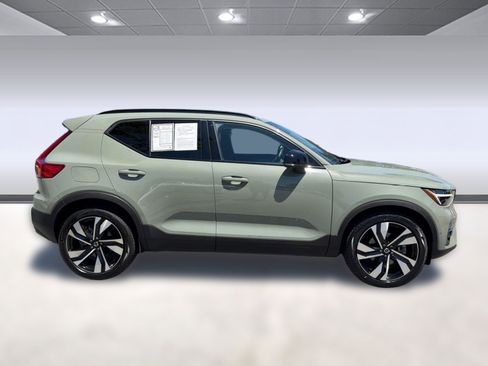 Certified 2023 Volvo XC40 B5 Ultimate w/ Protection Package Premier AWD/4WD image 8