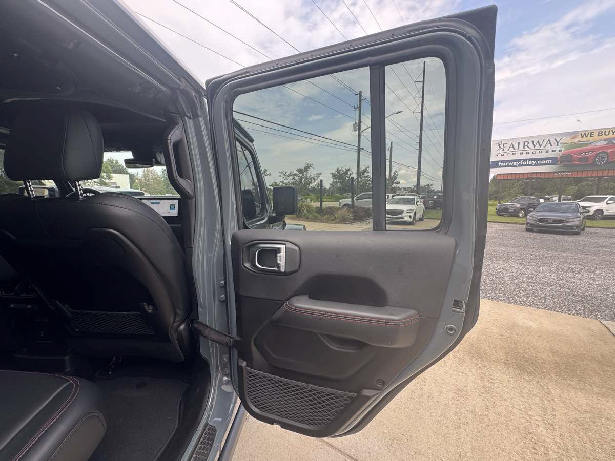 Used 2024 Jeep Wrangler Unlimited Rubicon AWD/4WD image 28
