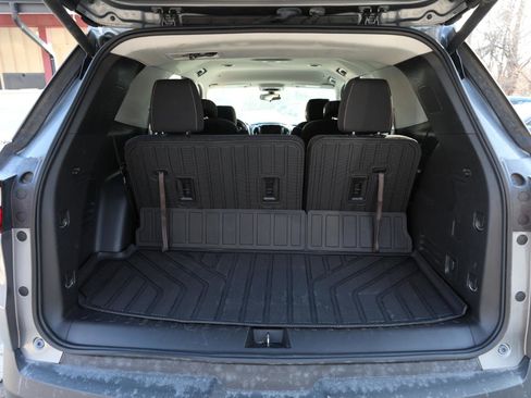 Used 2018 Chevrolet Traverse LT image 12