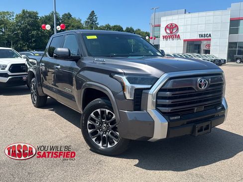 Used 2025 Toyota Tundra Limited AWD/4WD image 1
