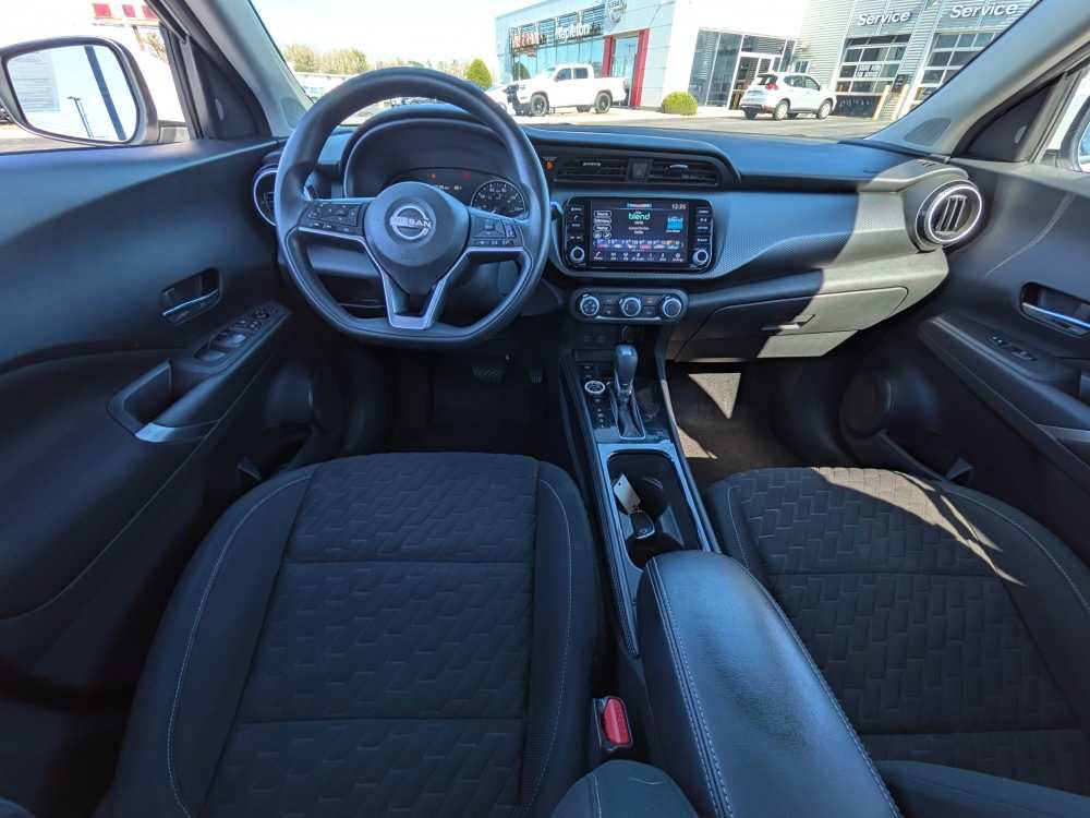 Used 2023 Nissan Kicks SV FWD image 10