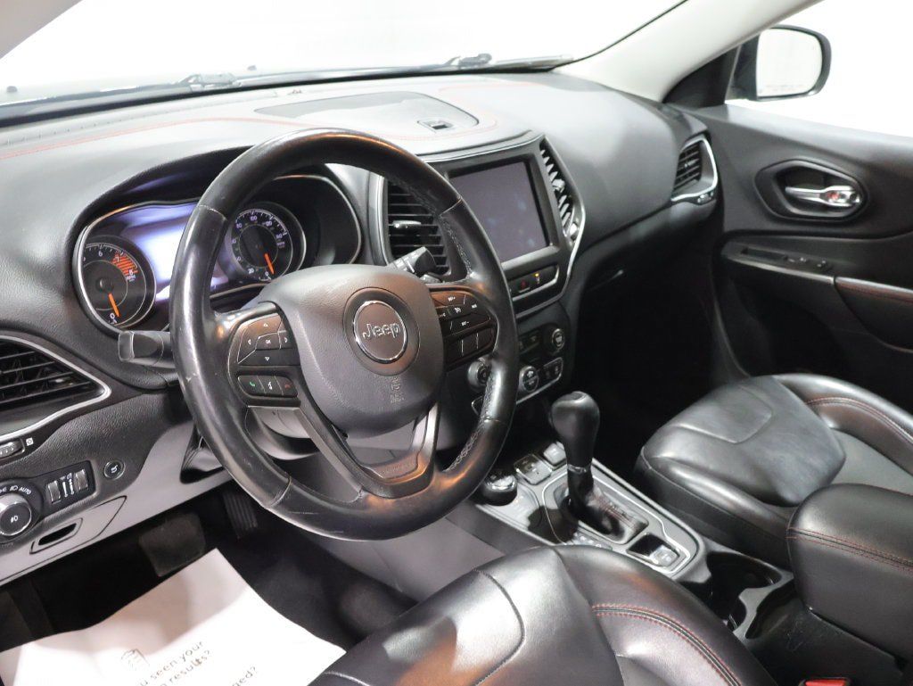 Used 2021 Jeep Cherokee Trailhawk w/ Comfort/Convenience Group AWD/4WD image 15