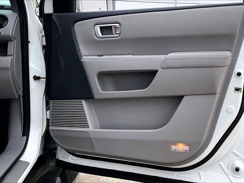 Used 2011 Honda Pilot Touring image 22