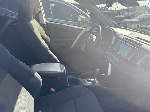 Used 2018 Toyota RAV4 XLE FWD image 8