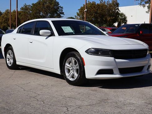 Used 2022 Dodge Charger SXT image 2