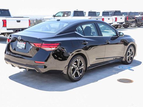 Used 2025 Nissan Sentra SV w/ All-Weather Package FWD image 6