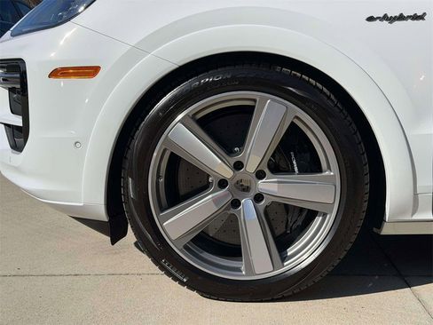 New 2026 Porsche Cayenne Turbo image 12