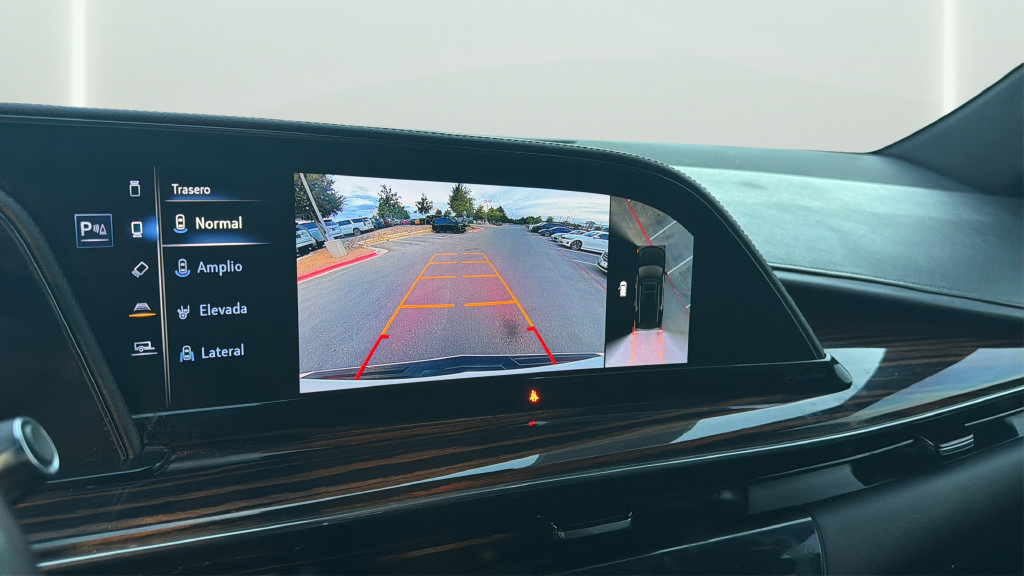 Used 2022 Cadillac Escalade Premium Luxury AWD/4WD image 19
