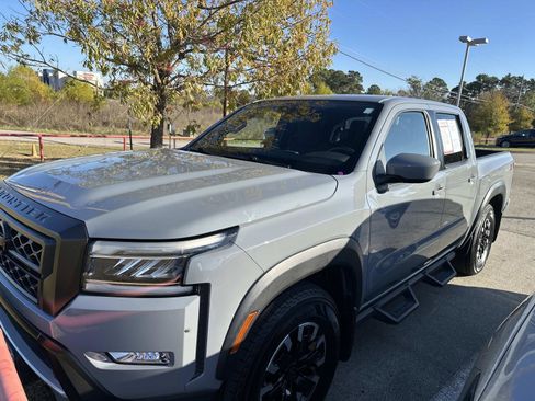Used 2022 Nissan Frontier Pro-X w/ Technology Package image 2