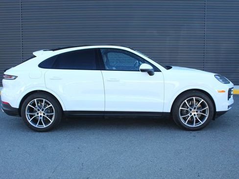 Certified 2025 Porsche Cayenne Coupe image 9