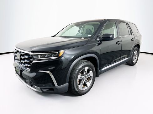 Used 2025 Honda Pilot EX-L image 3