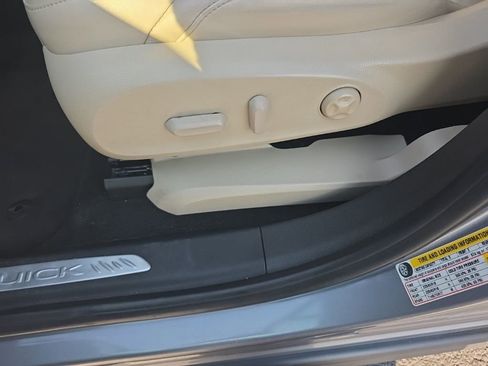 Used 2019 Buick Envision Essence image 21