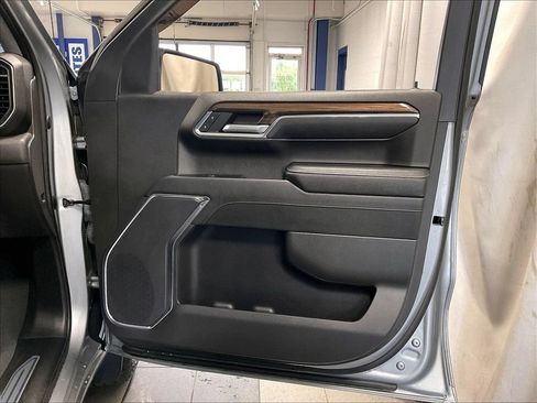 Used 2023 Chevrolet Silverado 1500 LT AWD/4WD image 12