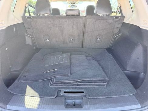 Used 2023 Nissan Rogue SV w/ SV Premium B Package FWD image 18