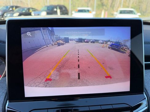 Used 2024 Jeep Compass Latitude image 9