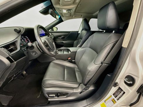 Used 2024 Lexus ES 350 w/ Premium Package FWD image 13
