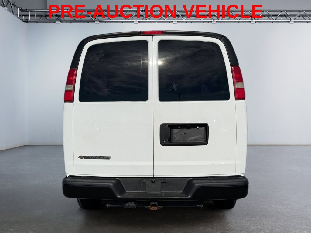 Used 2017 Chevrolet Express 2500 Extended RWD image 4
