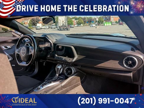 Used 2021 Chevrolet Camaro LT w/ Technology Package RWD image 11