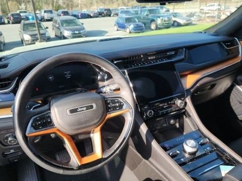 Used 2023 Jeep Grand Cherokee Summit image 11
