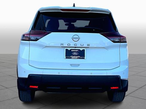 Used 2024 Nissan Rogue S image 4