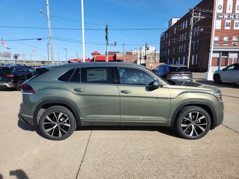 New 2026 Volkswagen Atlas Cross Sport SEL Premium R-Line image 8