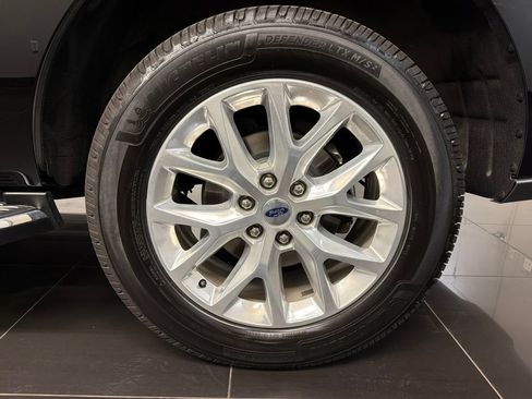 Used 2021 Ford Expedition XLT AWD/4WD image 7