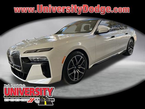 Used 2024 BMW 740i RWD image 1