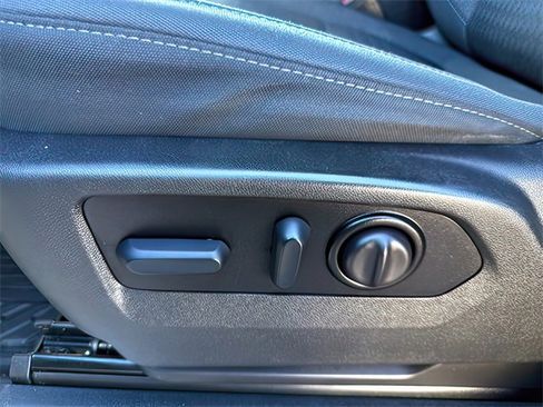 Used 2022 Chevrolet Silverado 2500 LT w/ Convenience Package image 16