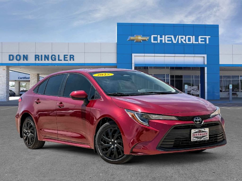 Used 2025 Toyota Corolla LE FWD image 1