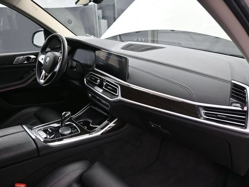 Used 2021 BMW X7 xDrive40i w/ Premium Package AWD/4WD image 42