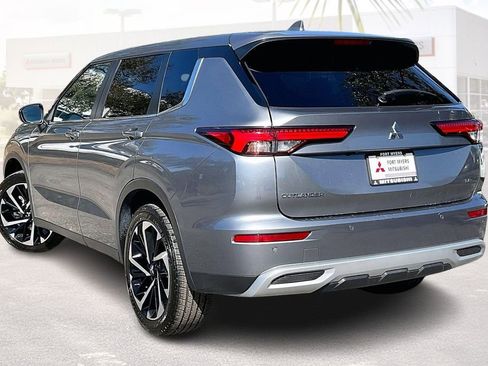 Used 2024 Mitsubishi Outlander SE image 31
